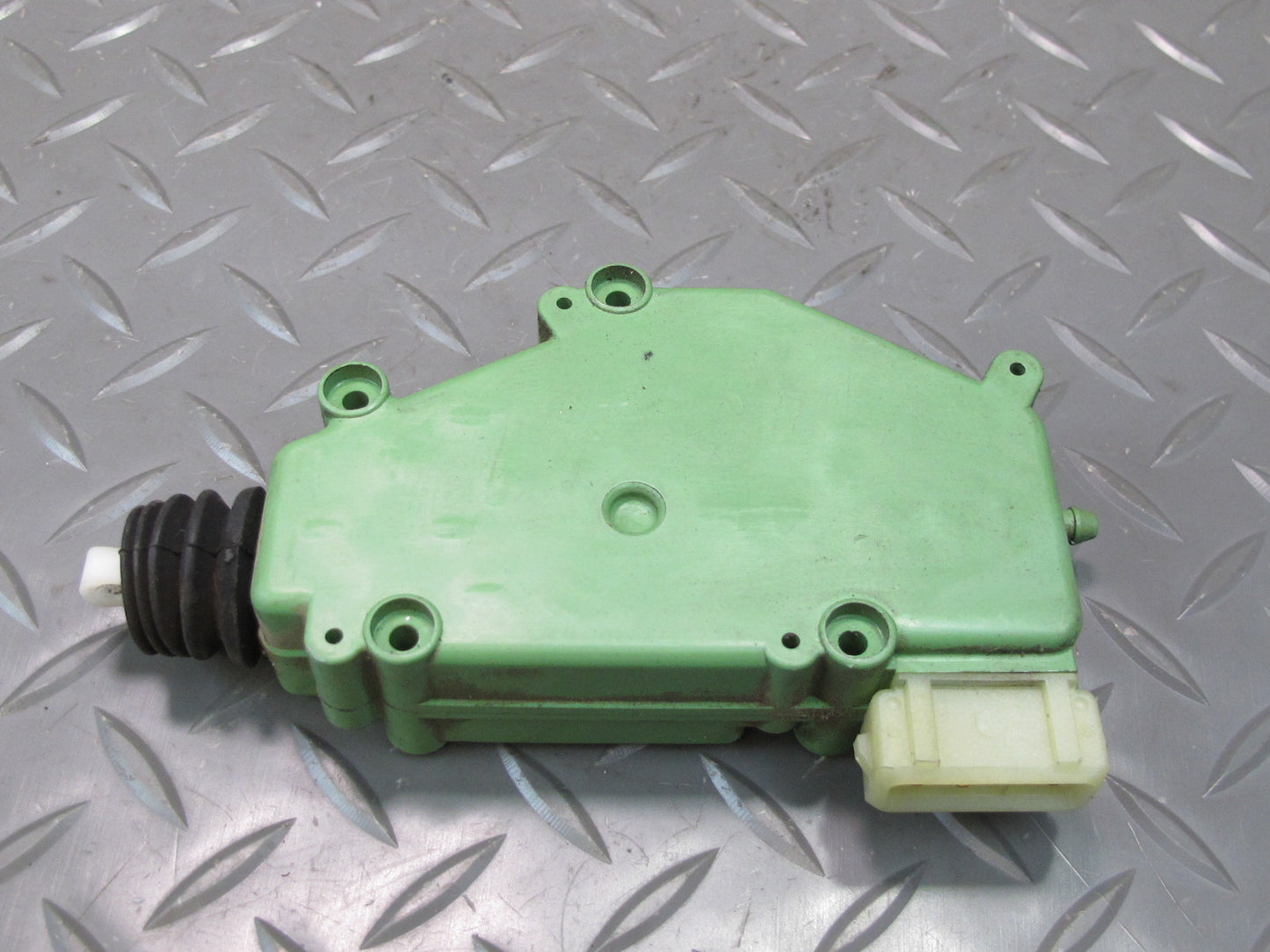 97-03 VW Eurovan T4 Sliding Door Lock Actuator Motor 701959783 OEM