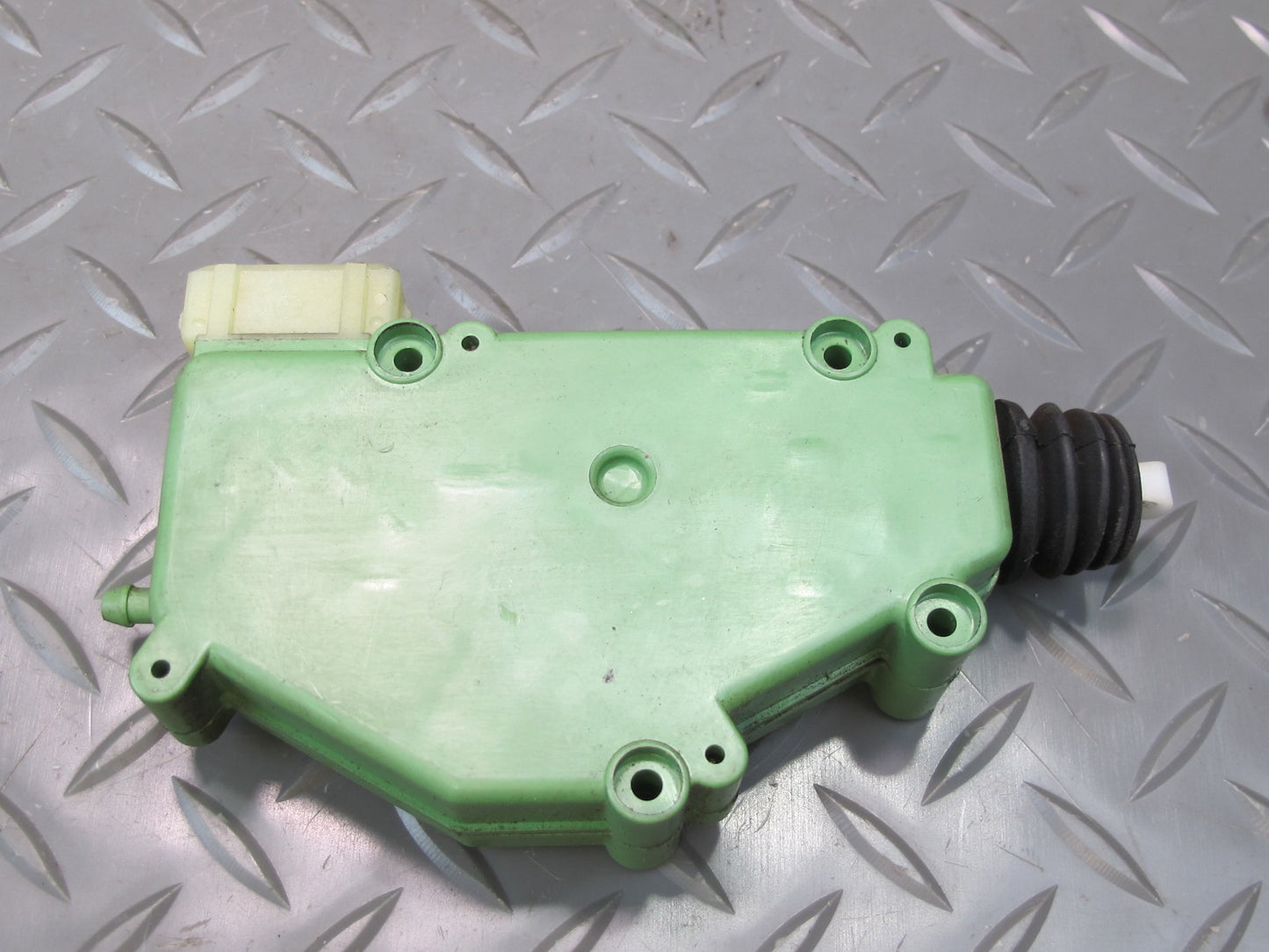 97-03 VW Eurovan T4 Sliding Door Lock Actuator Motor 701959783 OEM