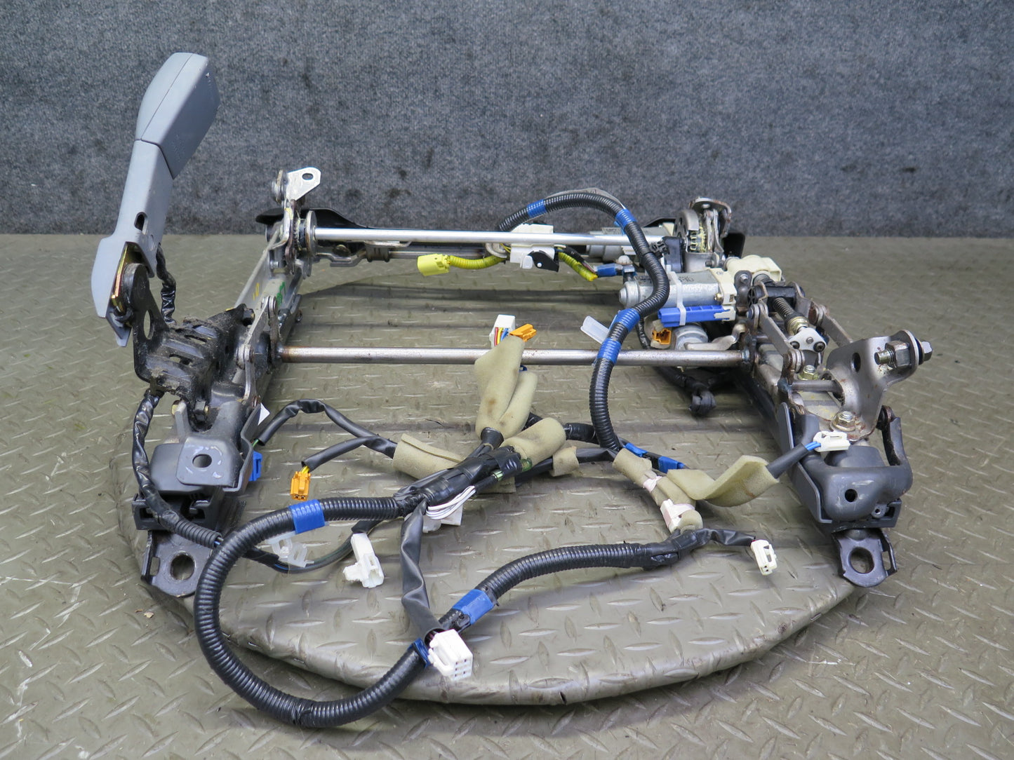 97-00 Lexus LS400 Front Right Seat Lower Frame Track Rail w Motor & Wire OEM