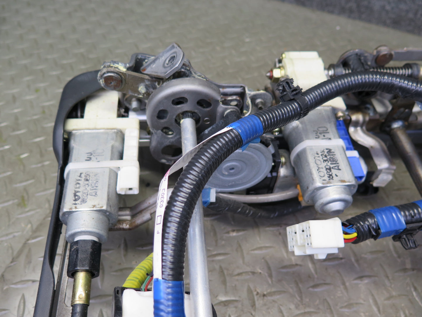 97-00 Lexus LS400 Front Right Seat Lower Frame Track Rail w Motor & Wire OEM