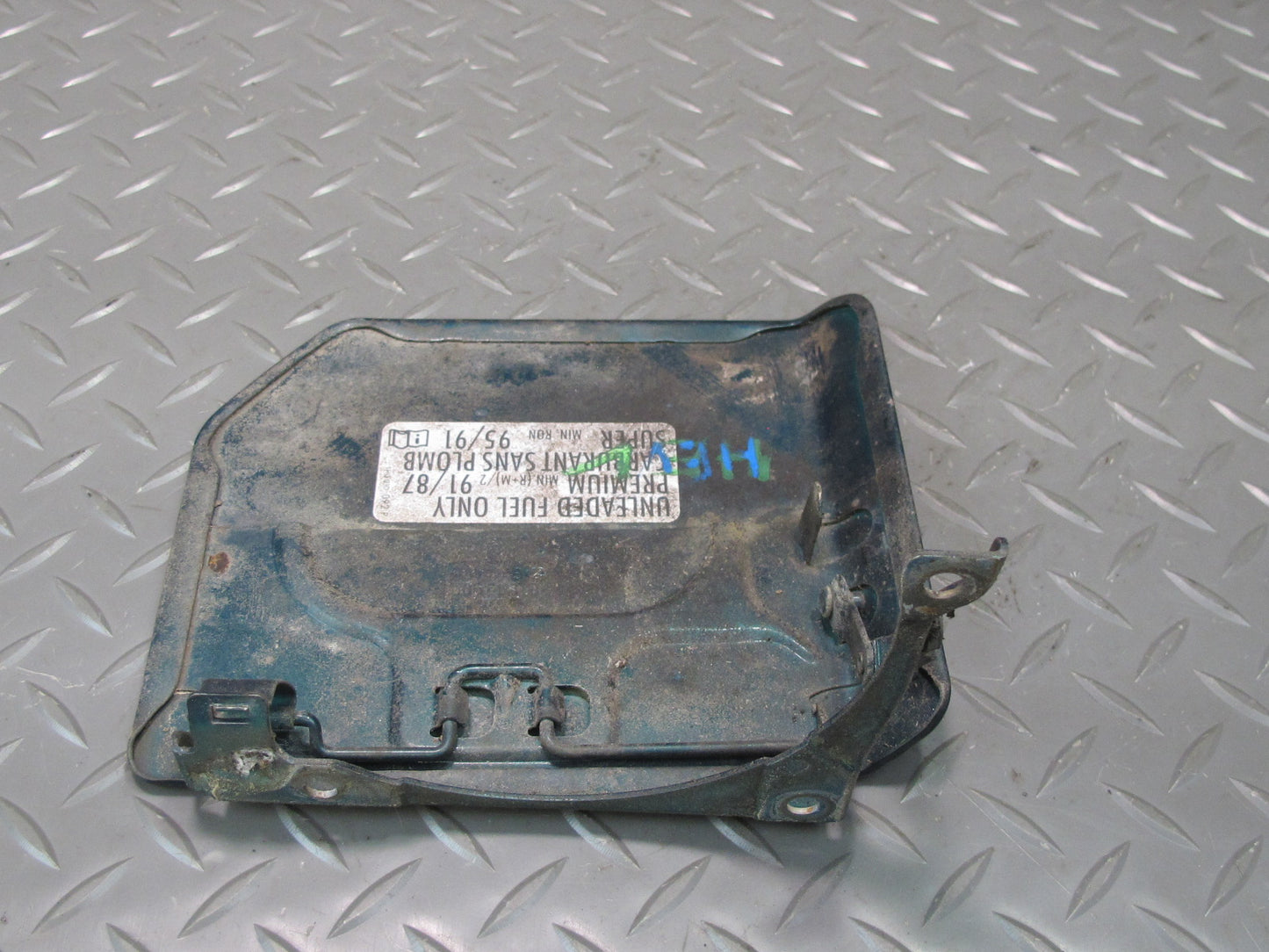 97-03 VW Eurovan T4 Fuel Tank Filler Door Lid Cover OEM