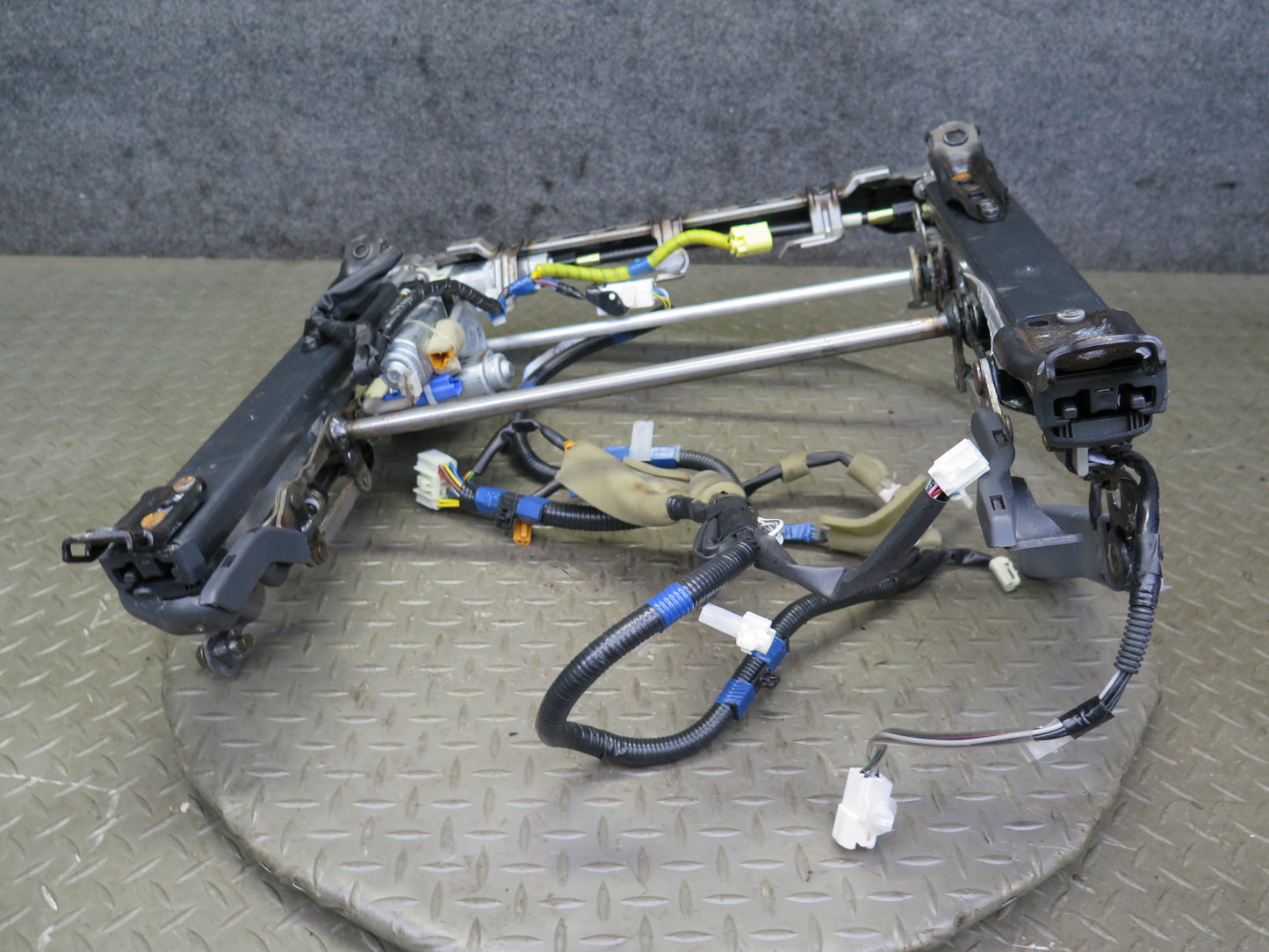 97-00 Lexus LS400 Front Right Seat Lower Frame Track Rail w Motor & Wire OEM