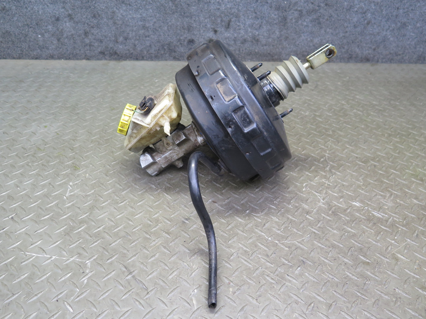 99-03 VW Eurovan T4 Brake Master Cylinder Booster Fluid Reservoir 7D0612101B OEM