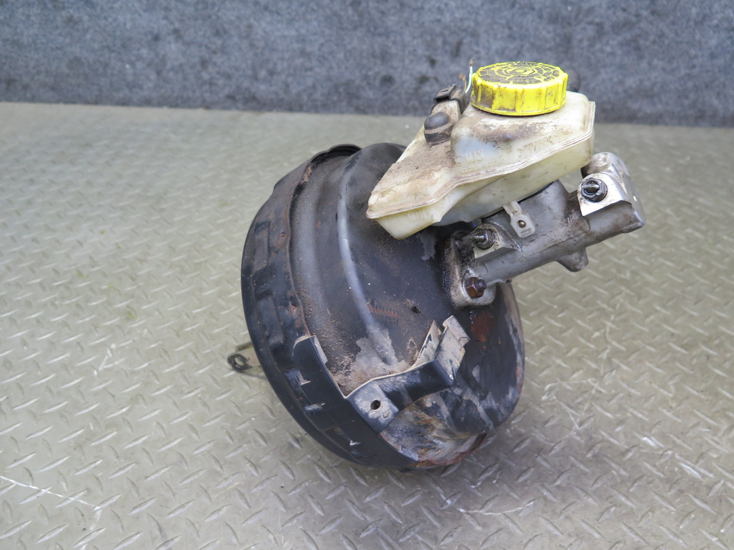 99-03 VW Eurovan T4 Brake Master Cylinder Booster Fluid Reservoir 7D0612101B OEM