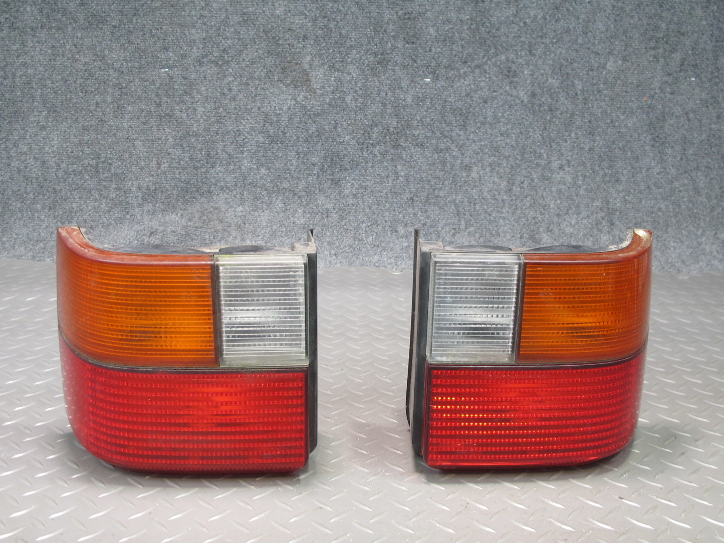 99-03 VW Eurovan T4 Set of 2 Rear Left  & Right Tail Light Lamp OEM