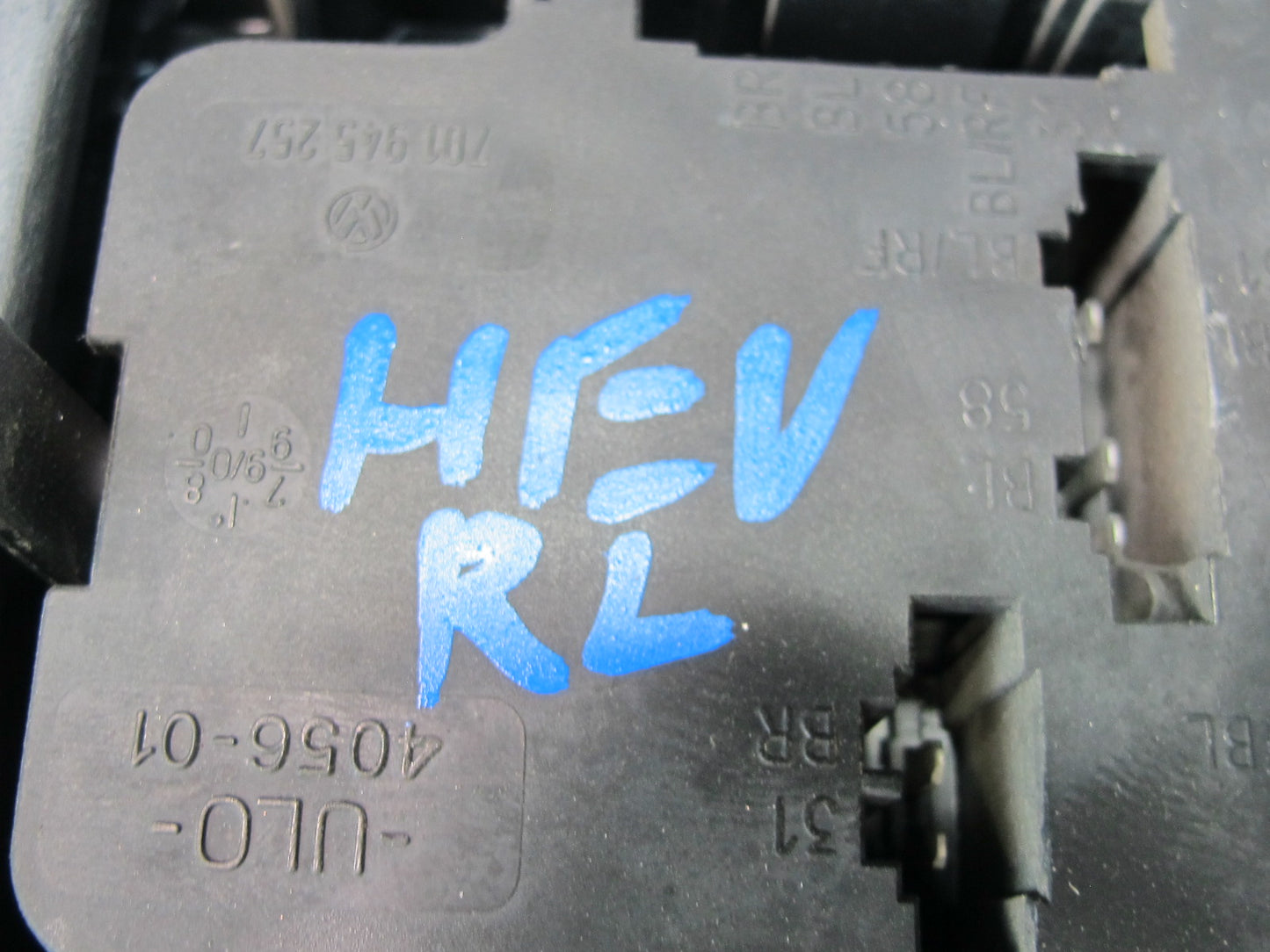 99-03 VW Eurovan T4 Set of 2 Rear Left  & Right Tail Light Lamp OEM