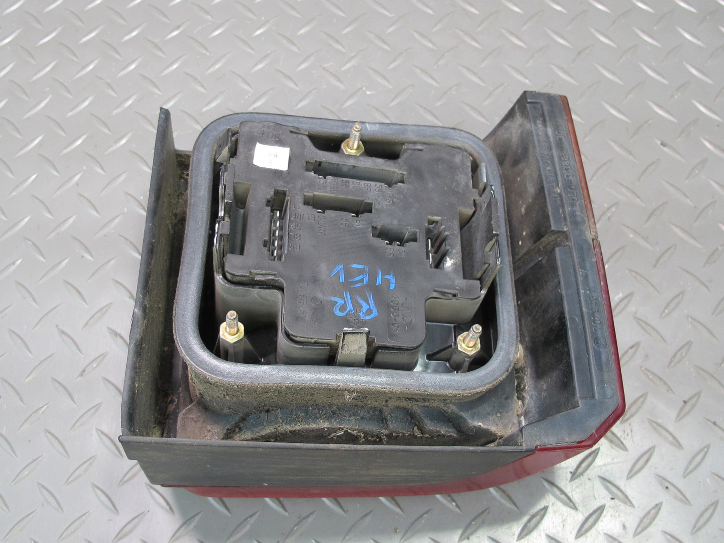 99-03 VW Eurovan T4 Set of 2 Rear Left  & Right Tail Light Lamp OEM