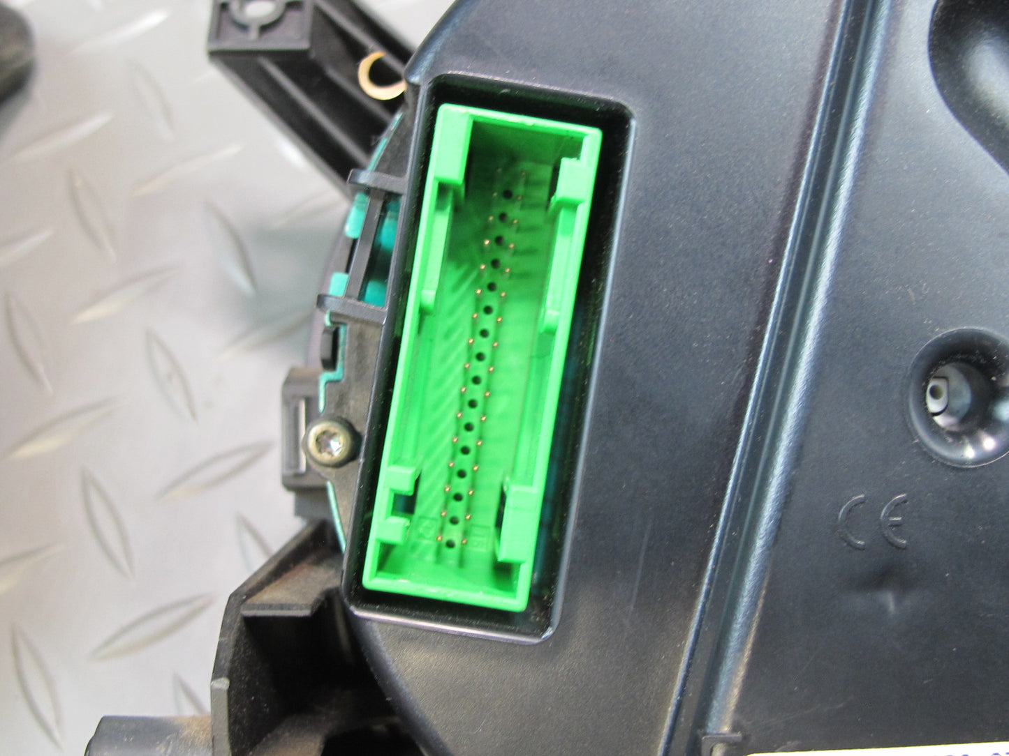 2000 VW Eurovan T4 2.8L A/T Instrument Cluster Gauge Speedometer OEM