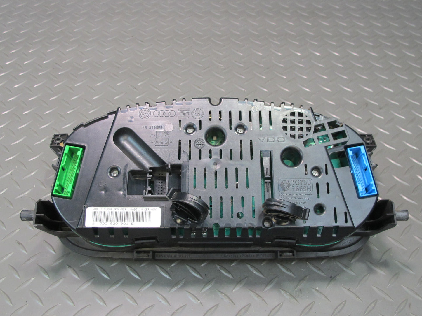 2000 VW Eurovan T4 2.8L A/T Instrument Cluster Gauge Speedometer OEM