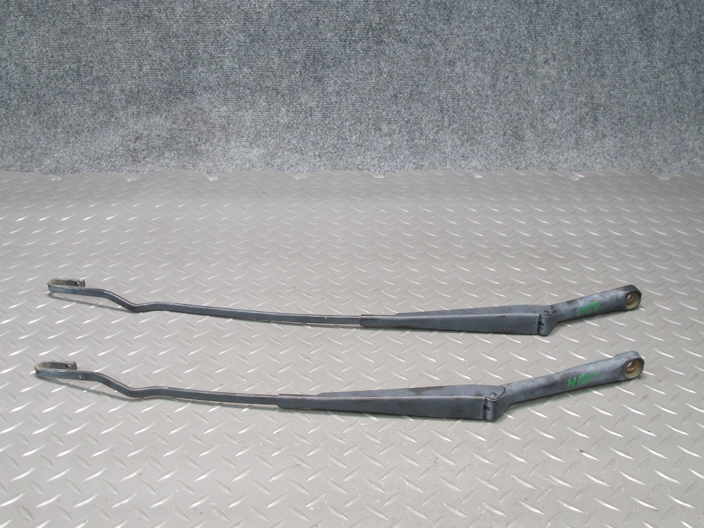 99-03 VW Eurovan T4 Set of 2 Front Windshield Left & Right Wiper Arm OEM