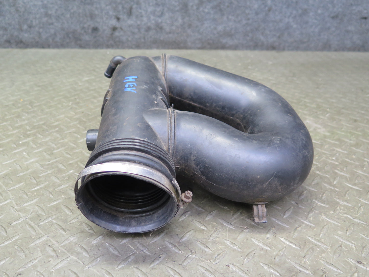 99-01 VW Eurovan T4 2.8L AES Air Intake Hose Pipe Duct 021129627E OEM
