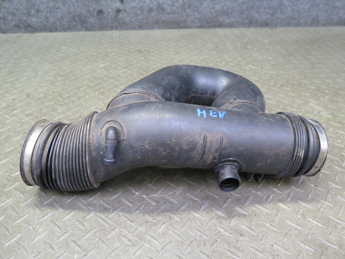 99-01 VW Eurovan T4 2.8L AES Air Intake Hose Pipe Duct 021129627E OEM