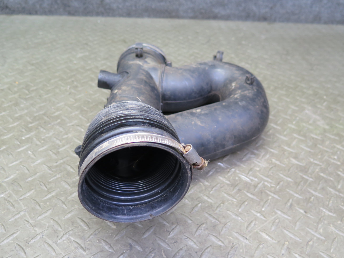 99-01 VW Eurovan T4 2.8L AES Air Intake Hose Pipe Duct 021129627E OEM
