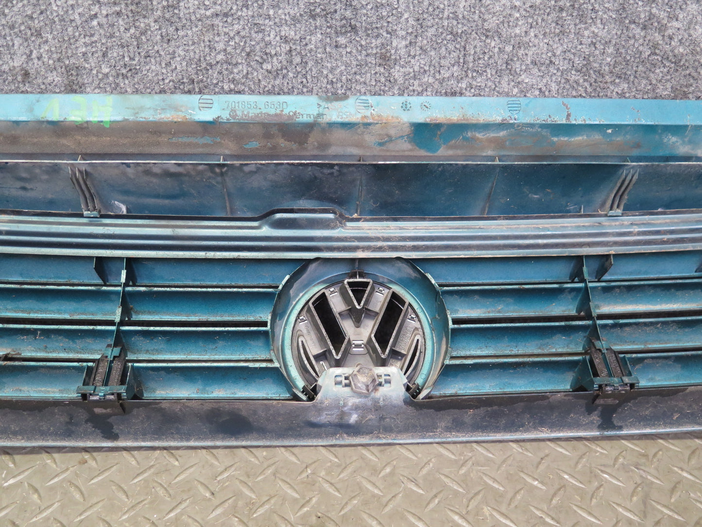 99-03 VW Eurovan T4 Front Radiator Upper Grille Green Pearl 701853653D OEM