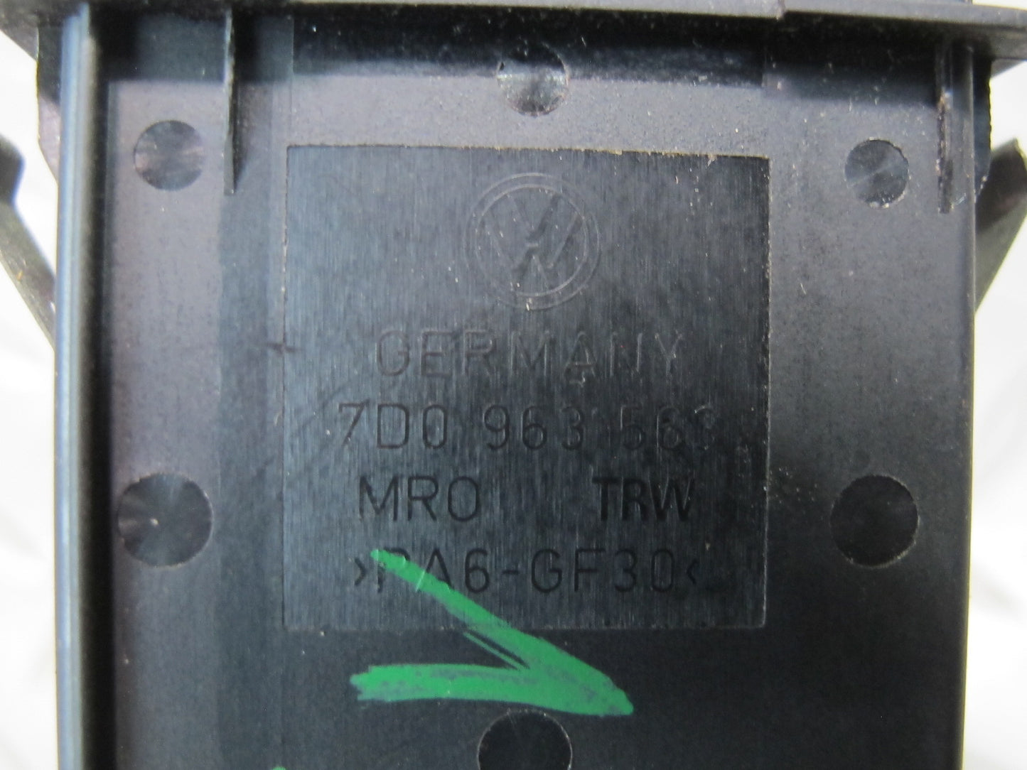 99-03 VW Eurovan T4 Front Heated Seat Heater Control Switch 7D0963563 OEM