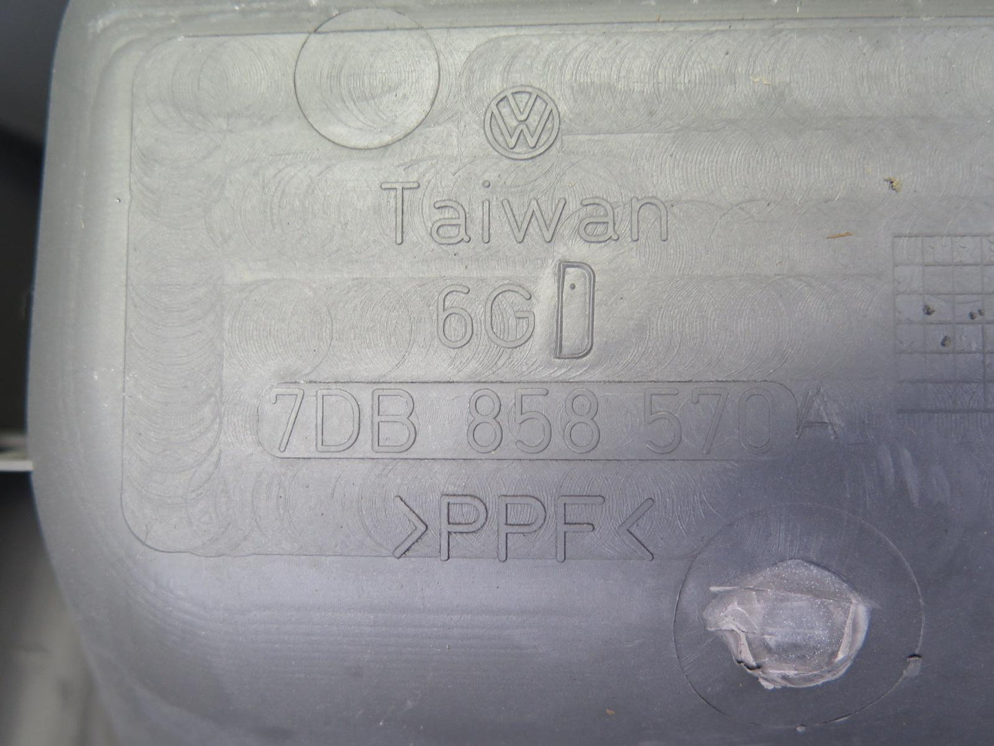 99-03 VW Eurovan T4 Center Console CUP Holder Trim Panel 7DB858570A OEM