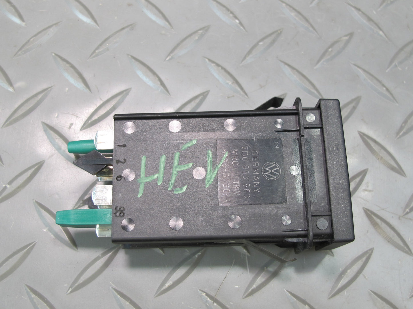 99-03 VW Eurovan T4 Front Heated Seat Heater Control Switch 7D0963563 OEM