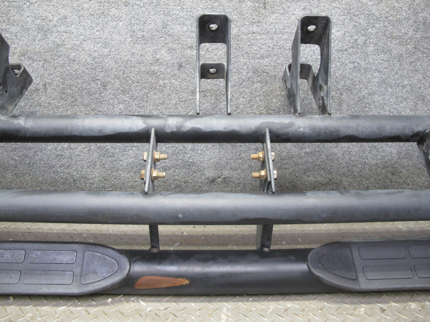 2003-2009 Hummer H2 Left Side Running Step Board Rocker Guard 15172444