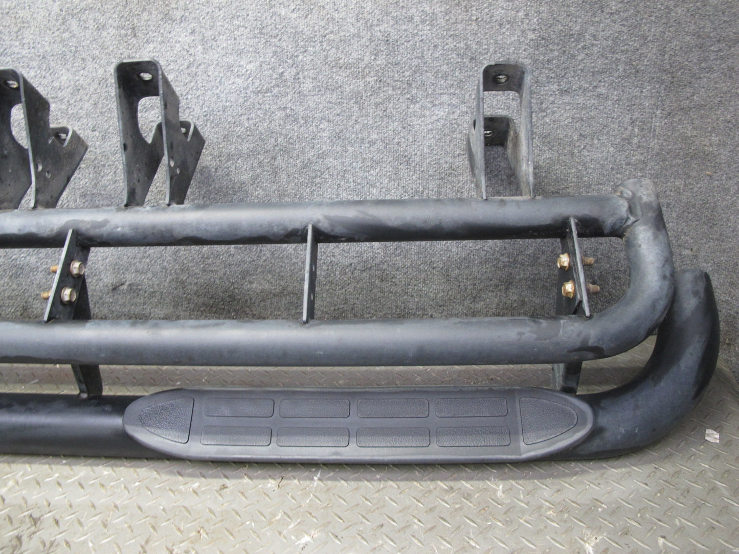 2003-2009 Hummer H2 Left Side Running Step Board Rocker Guard 15172444