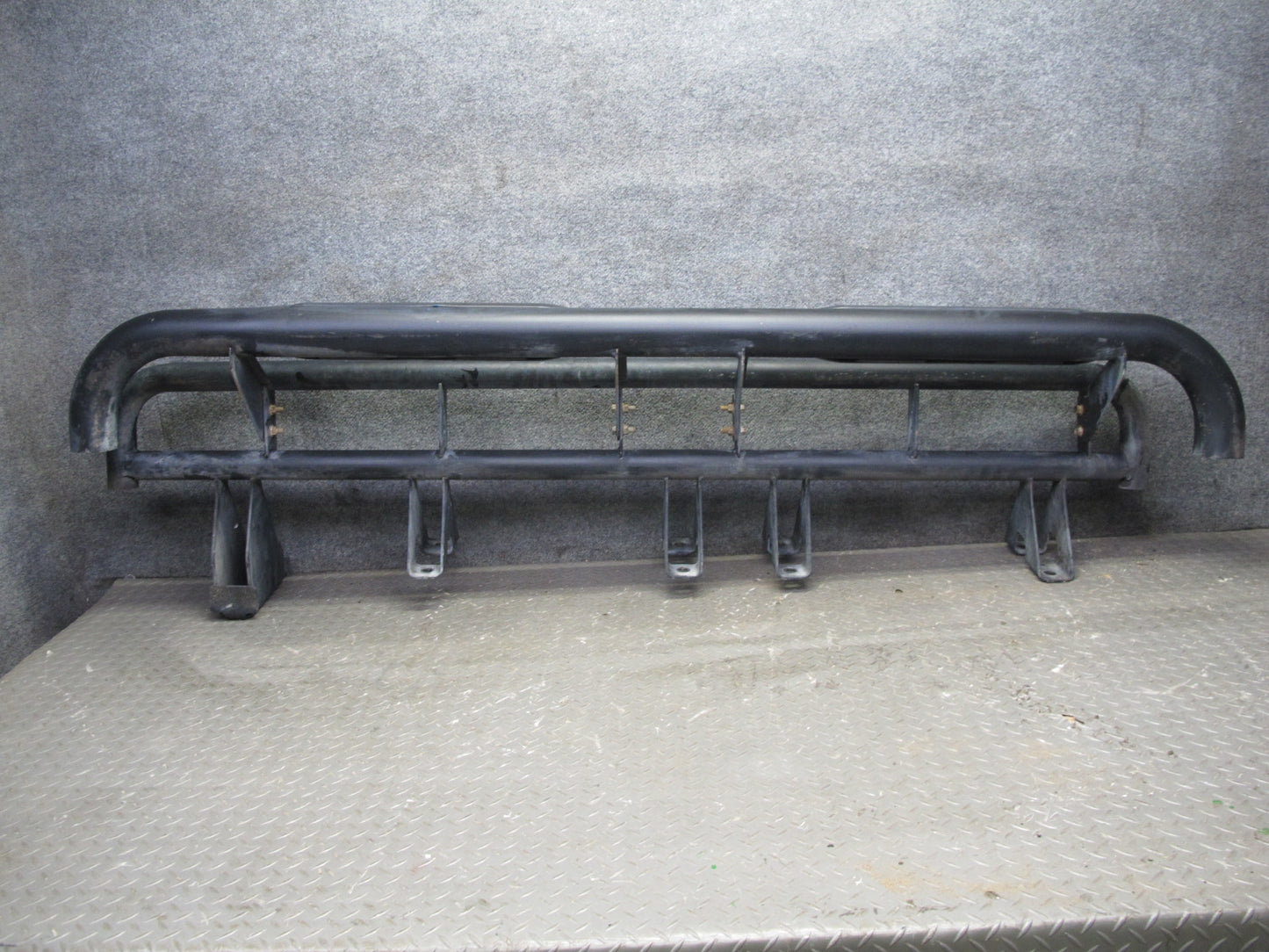 2003-2009 Hummer H2 Left Side Running Step Board Rocker Guard 15172444