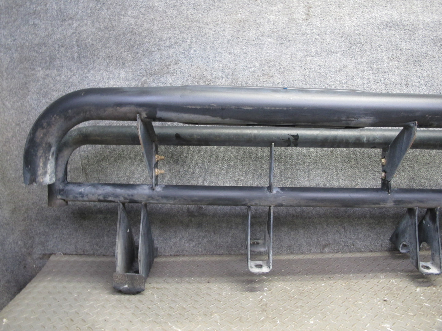 2003-2009 Hummer H2 Left Side Running Step Board Rocker Guard 15172444