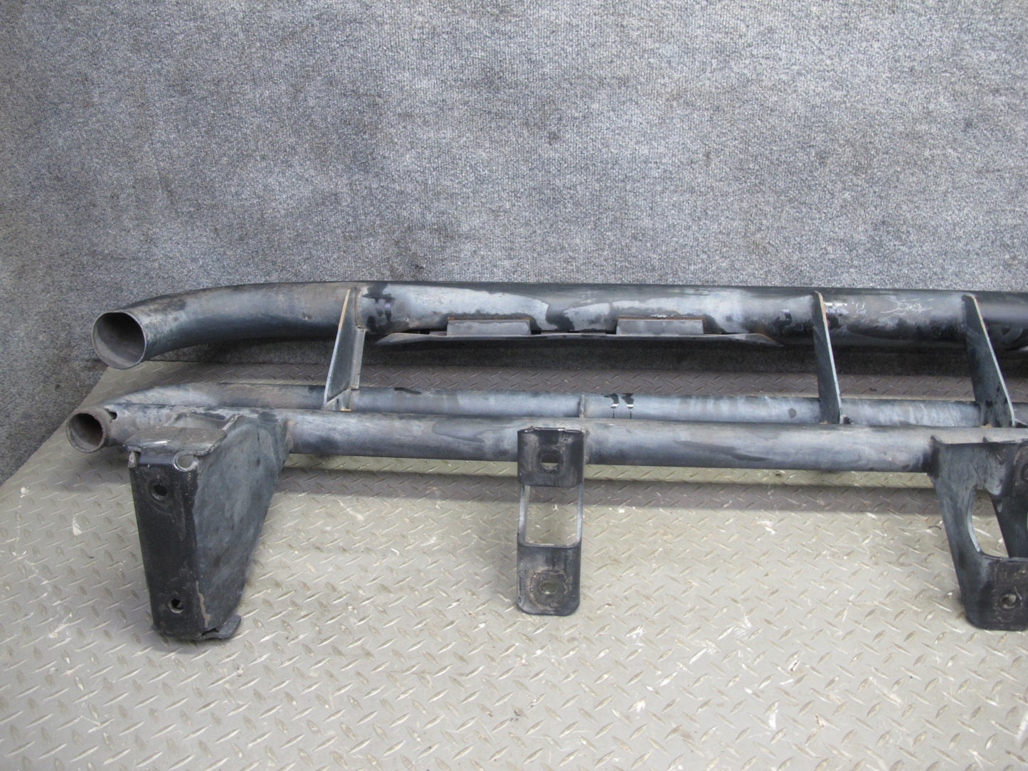 2003-2009 Hummer H2 Left Side Running Step Board Rocker Guard 15172444