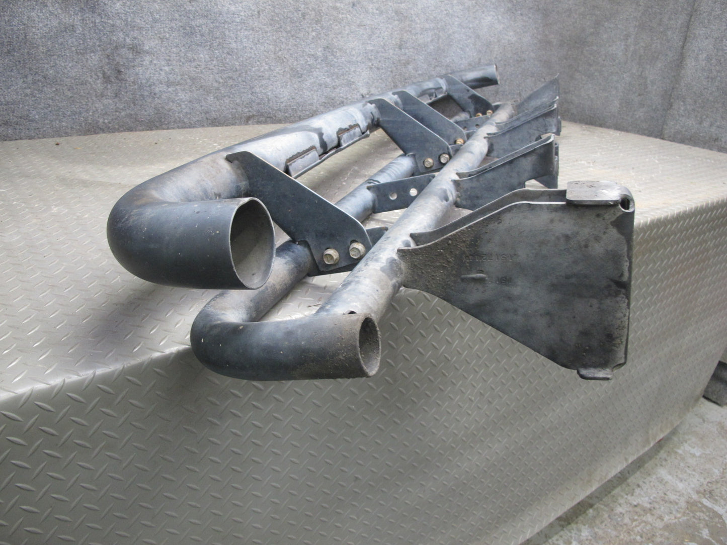 2003-2009 Hummer H2 Left Side Running Step Board Rocker Guard 15172444