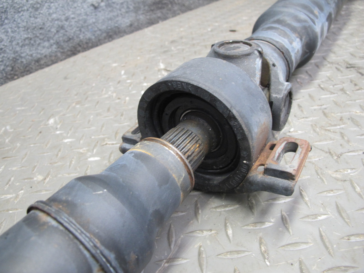 04-06 Mercedes R230 SL600 A/T Rear Driveshaft Drive Shaft 85K 2304101706 OEM