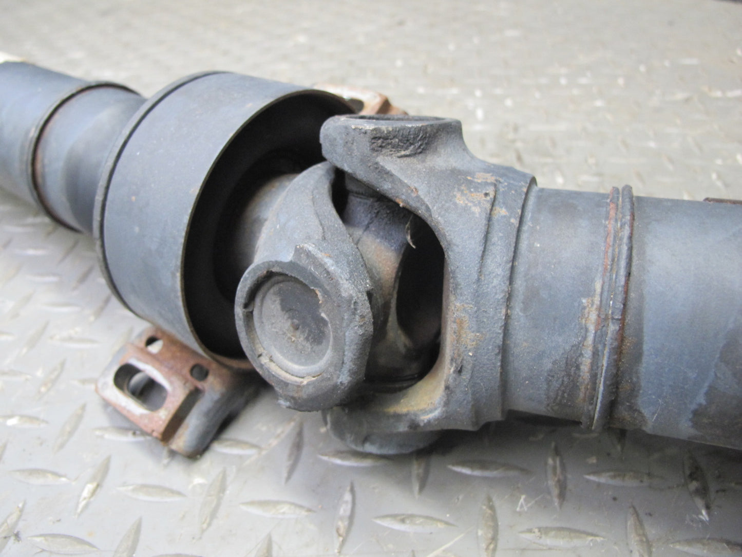 04-06 Mercedes R230 SL600 A/T Rear Driveshaft Drive Shaft 85K 2304101706 OEM