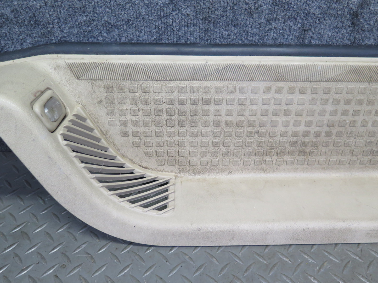 99-03 VW Eurovan T4 Right Door Sliding Step Trim Panel 701863726B OEM