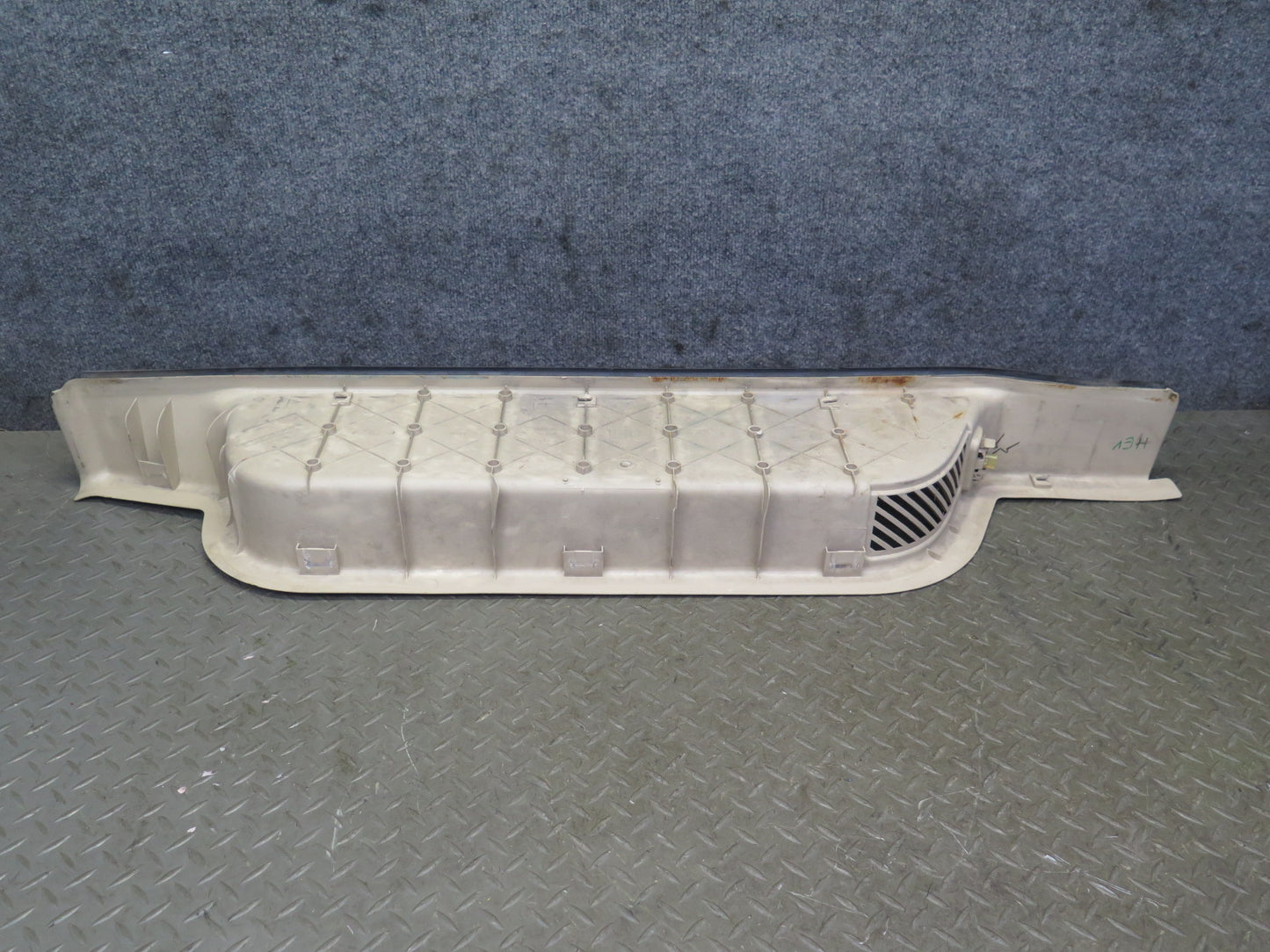 99-03 VW Eurovan T4 Right Door Sliding Step Trim Panel 701863726B OEM