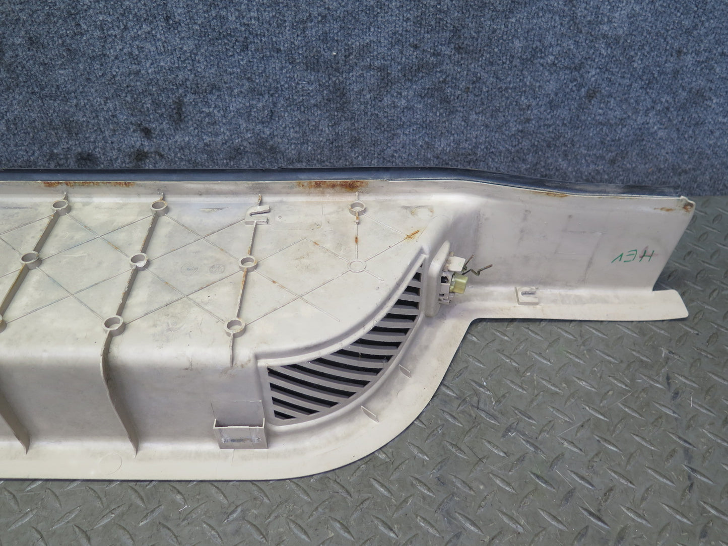99-03 VW Eurovan T4 Right Door Sliding Step Trim Panel 701863726B OEM