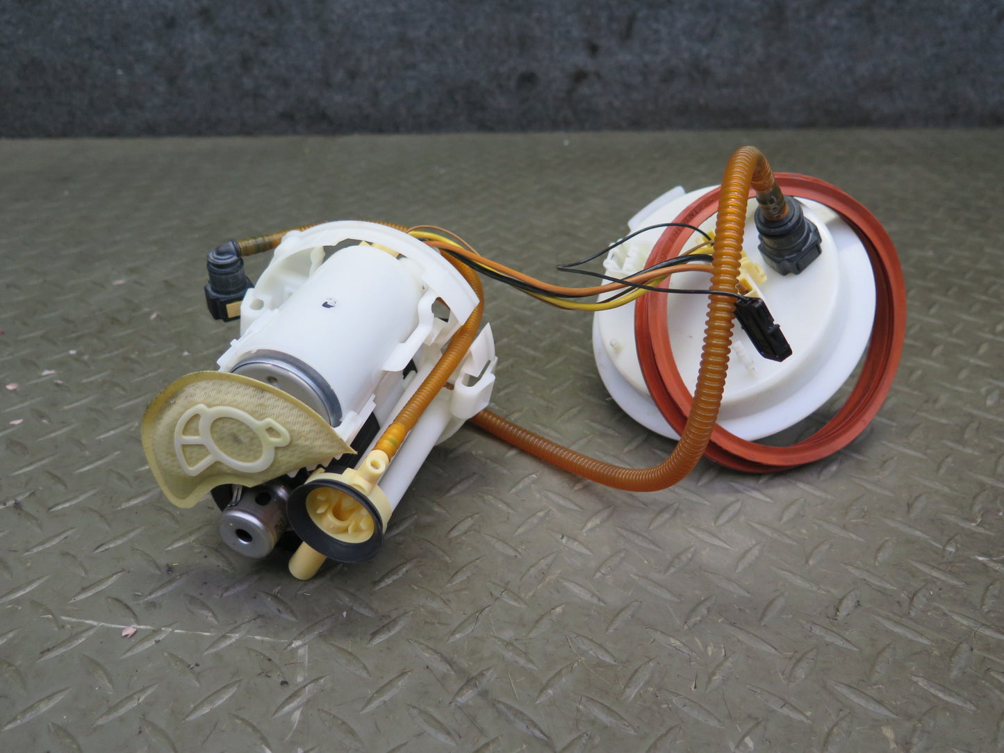 17-20 Porsche Panamera 971 3.0L Fuel Pump Assembly