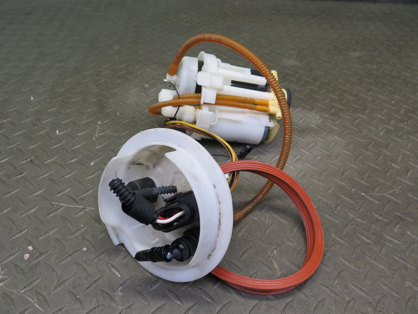 17-20 Porsche Panamera 971 3.0L Fuel Pump Assembly