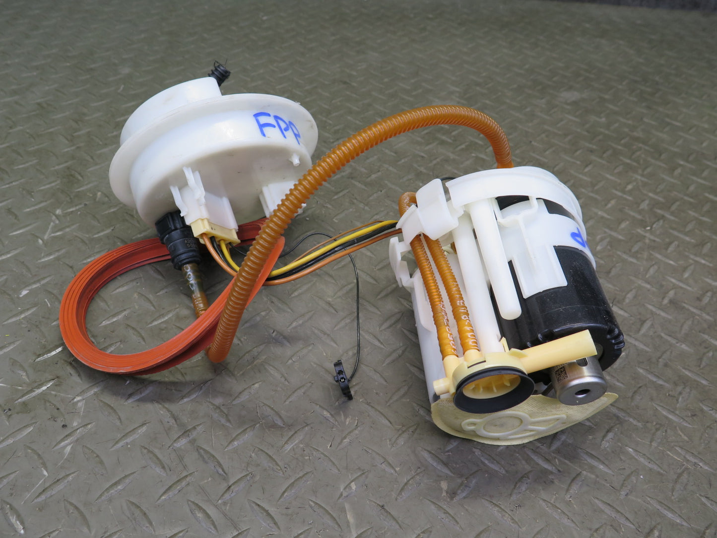 17-20 Porsche Panamera 971 3.0L Fuel Pump Assembly