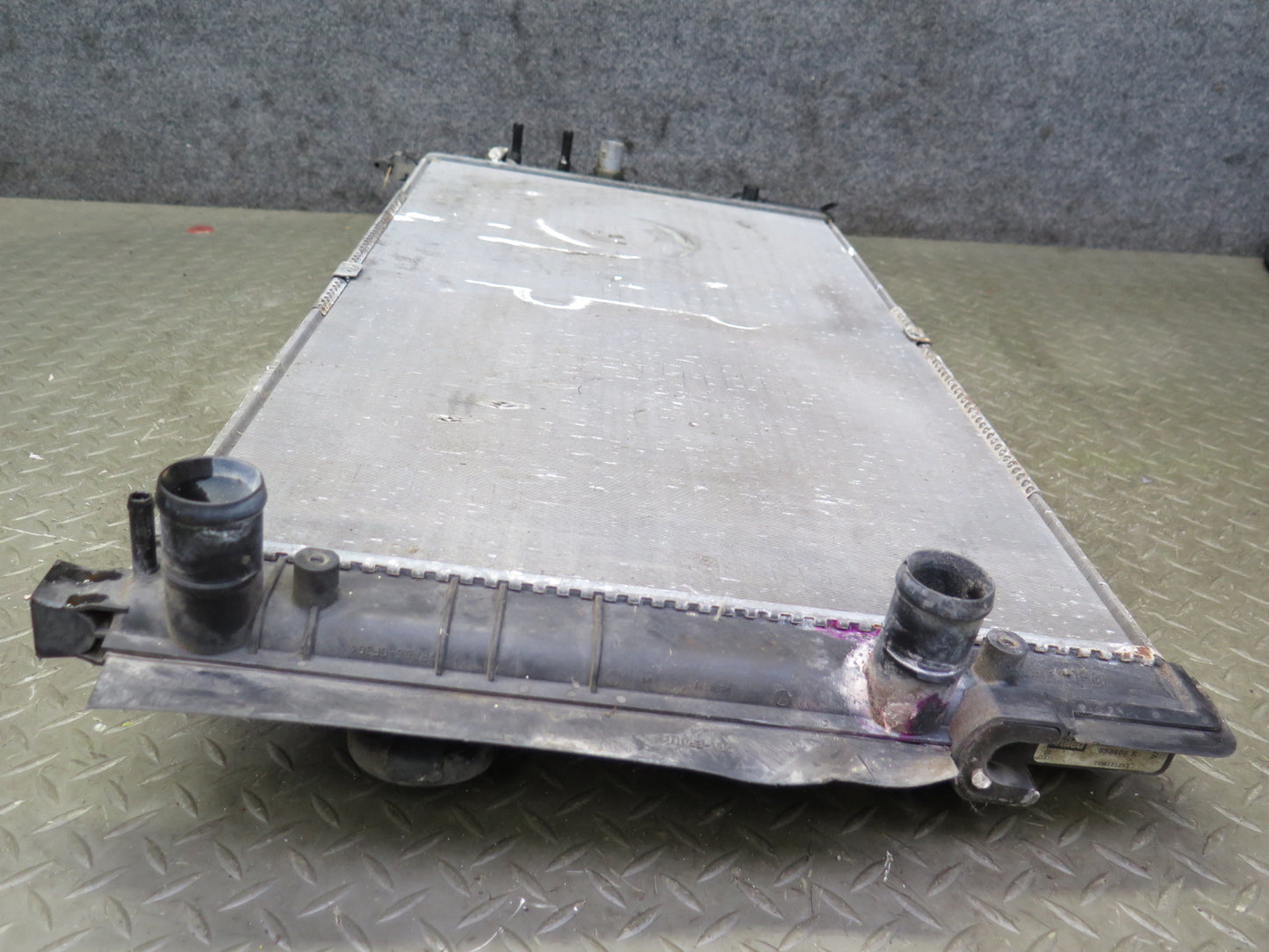 2000 VW Eurovan T4 2.8L Engine Radiator A/C Condenser Oil Cooler Assembly OEM