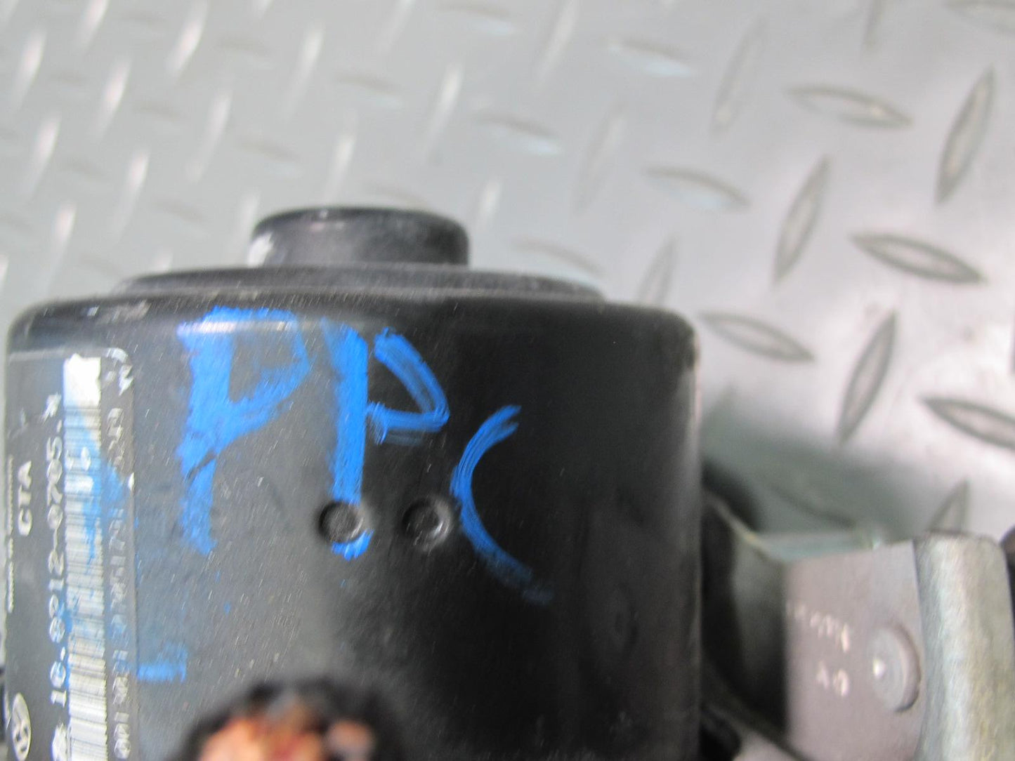 2011-2012 Porsche Cayenne S 958 ABS Anti-lock Brake Pump Module Unit