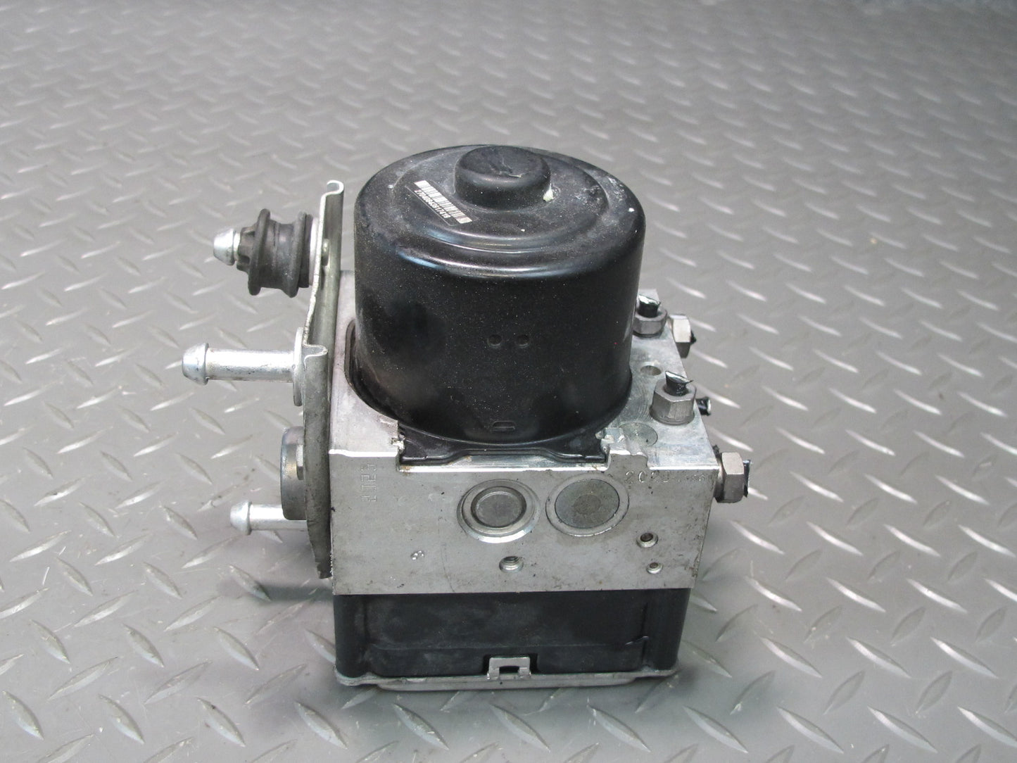 2011-2012 Porsche Cayenne S 958 ABS Anti-lock Brake Pump Module Unit