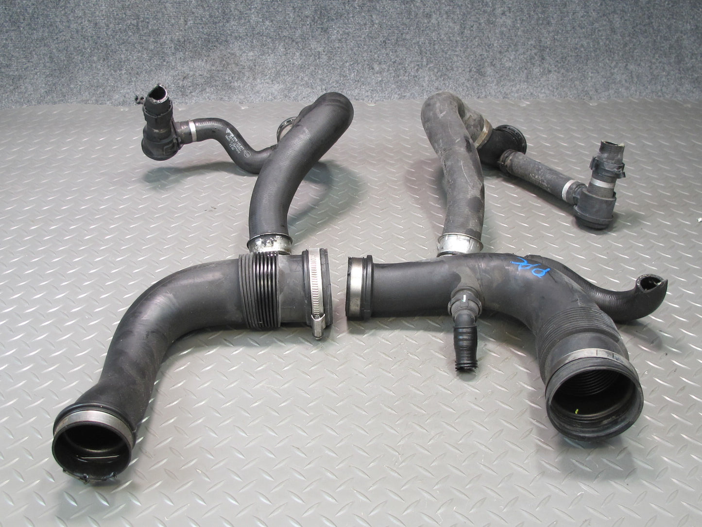 11-18 Porsche Cayenne 958 4.8L Turbo Left & Right Side Air Intake Hose Pipe Set