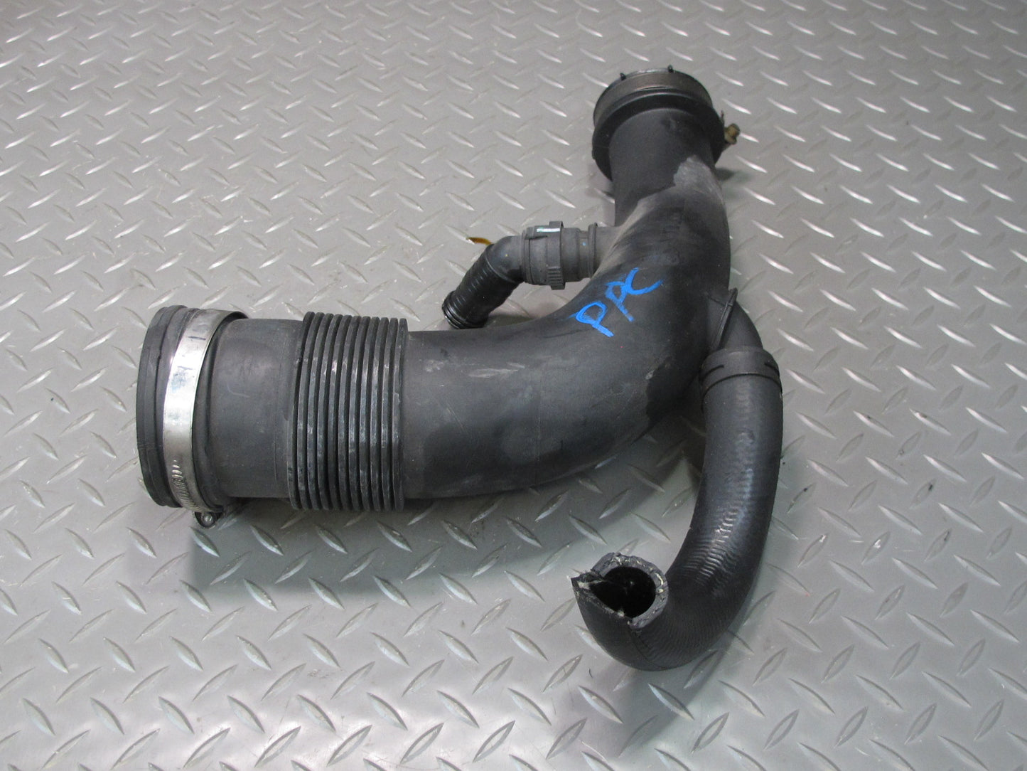 11-18 Porsche Cayenne 958 4.8L Turbo Left & Right Side Air Intake Hose Pipe Set