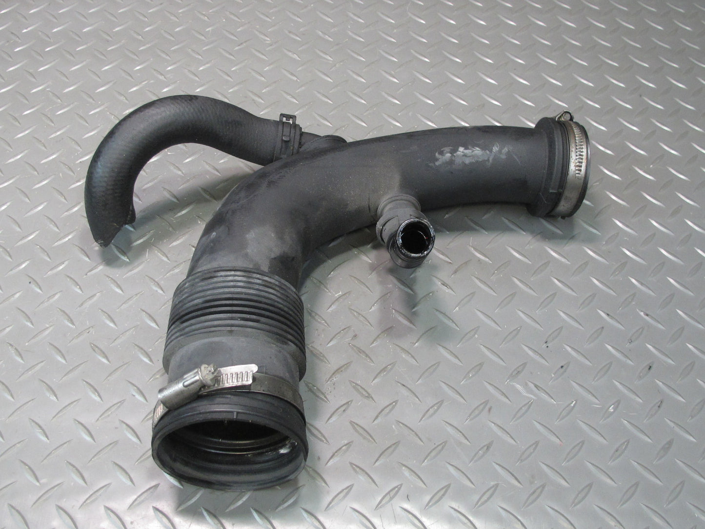 11-18 Porsche Cayenne 958 4.8L Turbo Left & Right Side Air Intake Hose Pipe Set