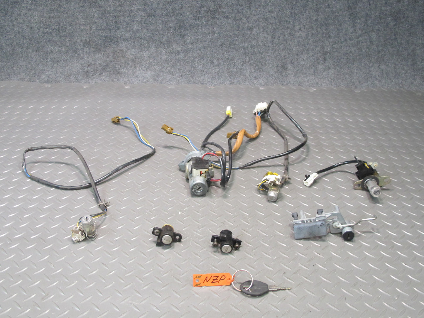 90-93 Nissan 300ZX Z32 Coupe A/T Ignition Door Glove Trunk Ttop Lock KEY Set OEM