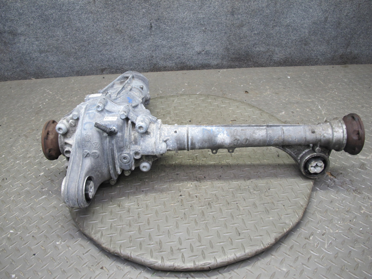 2011-2014 Porsche Cayenne S 958 4.8L Front Axle Differential Carrier 3.09