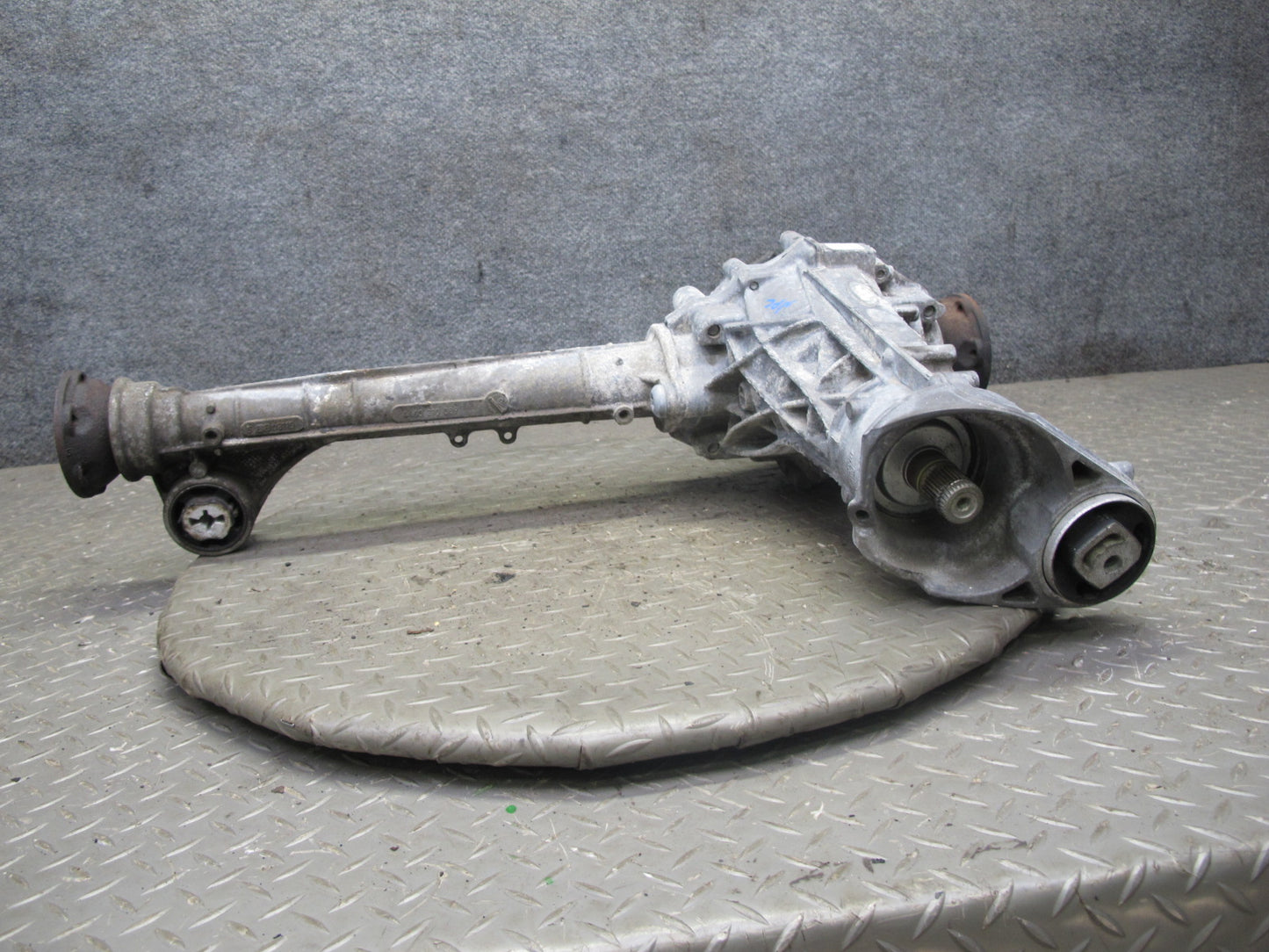 2011-2014 Porsche Cayenne S 958 4.8L Front Axle Differential Carrier 3.09