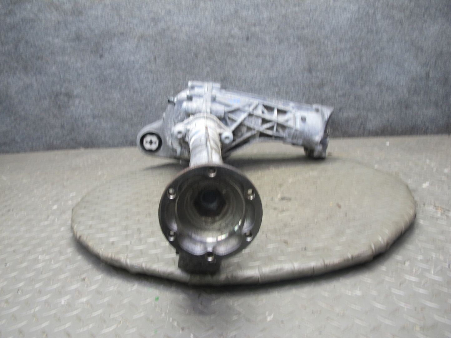 2011-2014 Porsche Cayenne S 958 4.8L Front Axle Differential Carrier 3.09