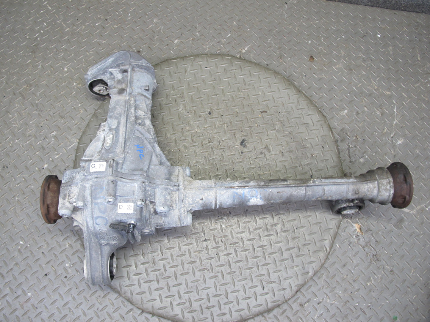 2011-2014 Porsche Cayenne S 958 4.8L Front Axle Differential Carrier 3.09