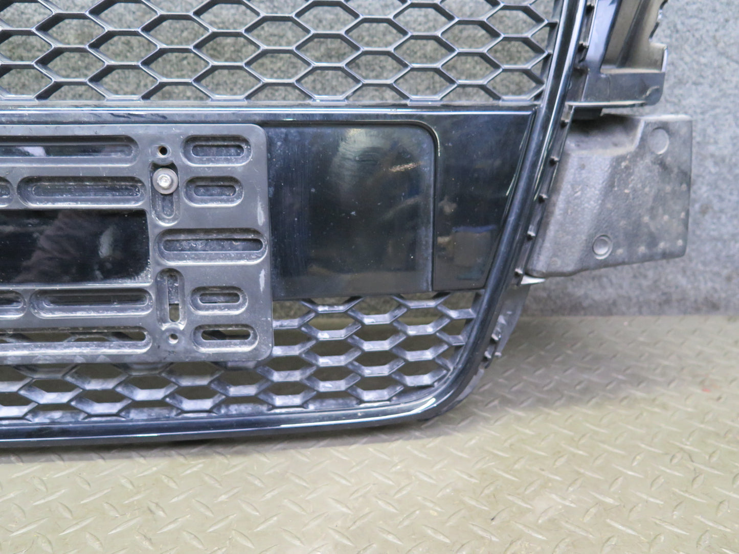 08-12 Audi B8 A5 S5 Front Exterior Grille w Emblem