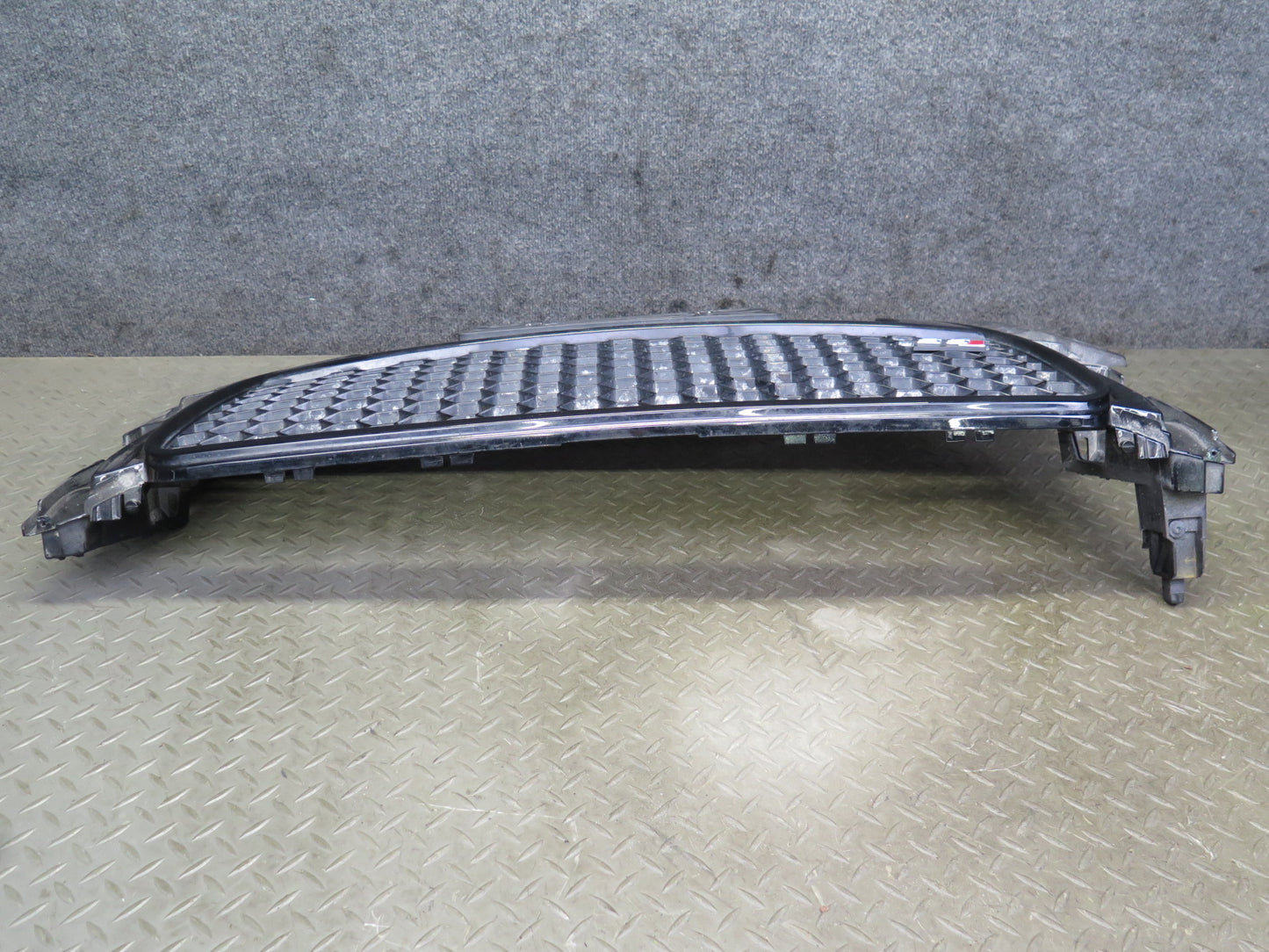 08-12 Audi B8 A5 S5 Front Exterior Grille w Emblem