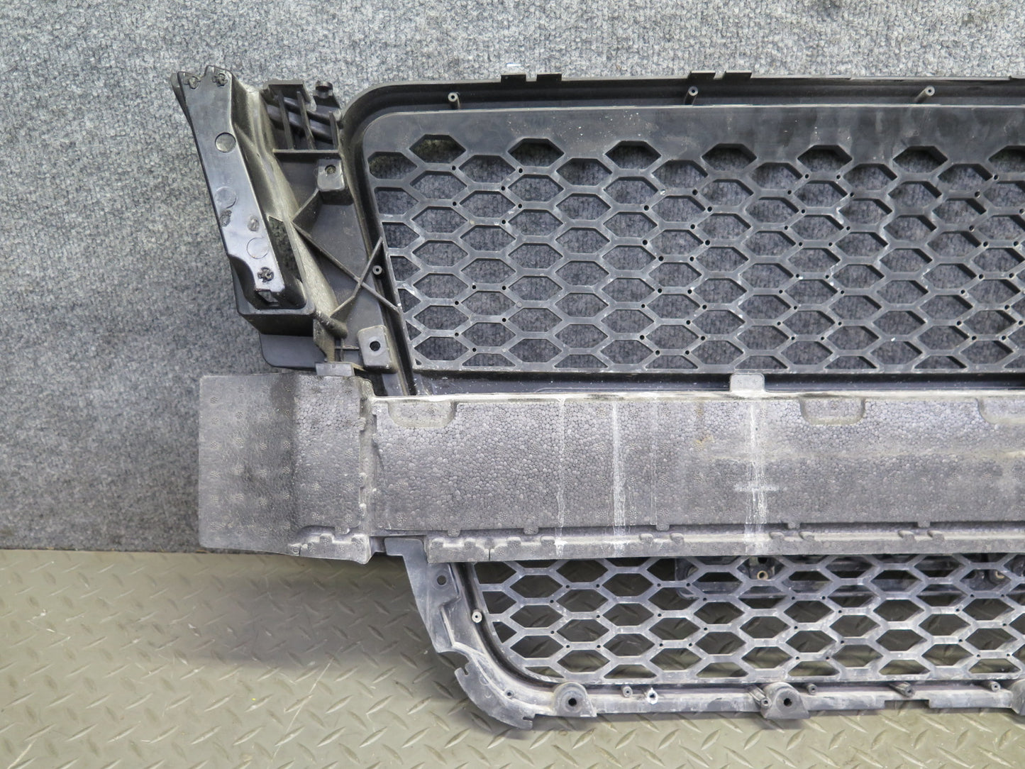 08-12 Audi B8 A5 S5 Front Exterior Grille w Emblem