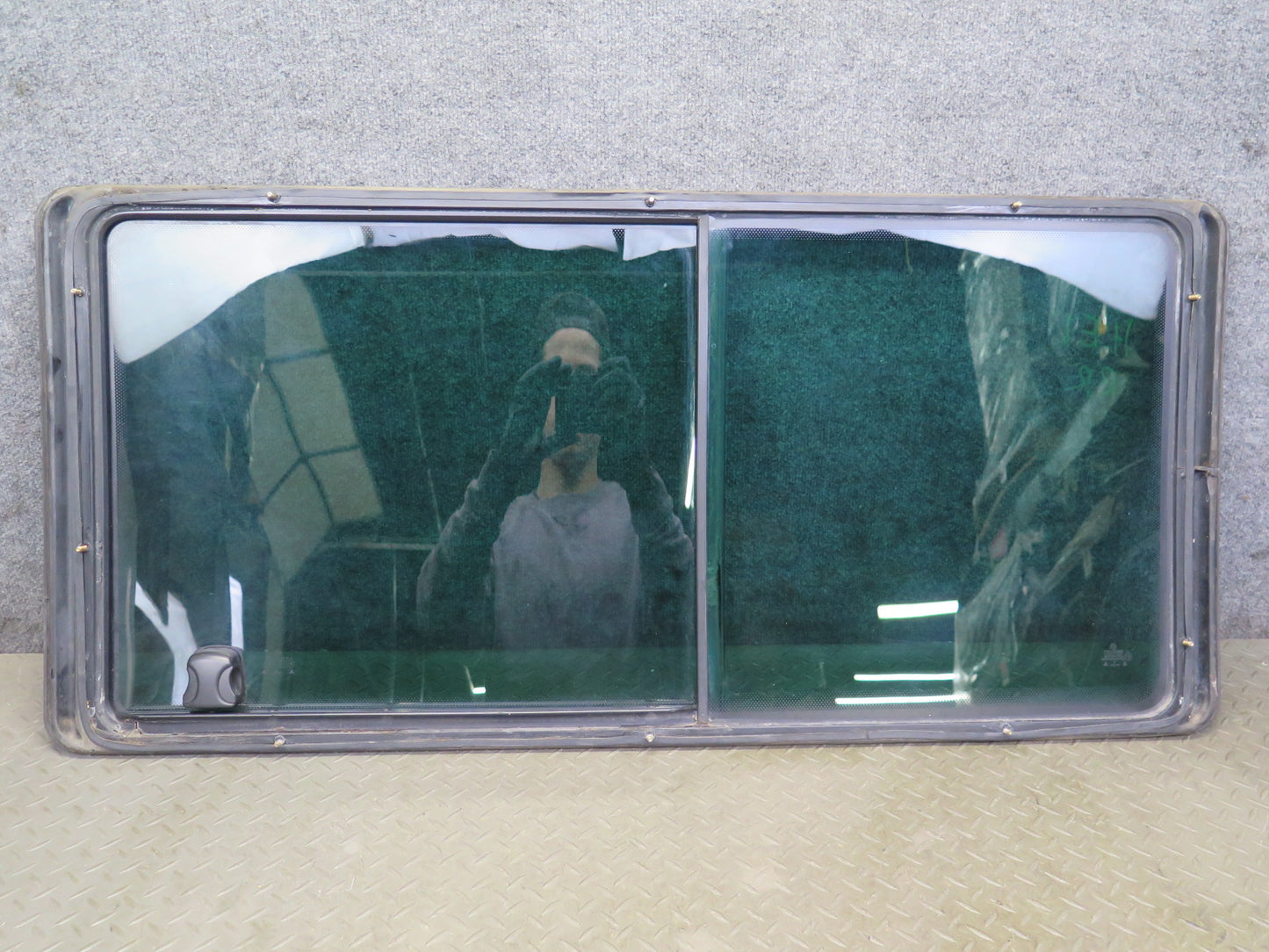 97-00 VW Eurovan T4 Center Right Movable Glass Window OEM